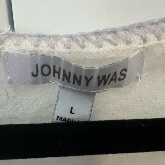 Johnny Was Cream V-Neck cashmere Sweater with Gray Star and Moon Design - Picture 8 of 8